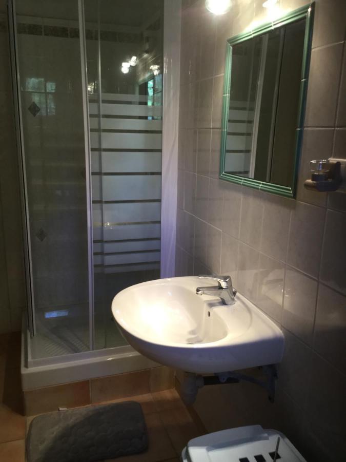 Appartement Dans Un Mas Provencal Istres Eksteriør billede